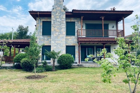 Muğla Ula Çıtlık Mahallesinde 1395 m2 Arsa İçinde Satılık Taş Ev