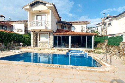 Seydikemer Merkez de Satılık Villa