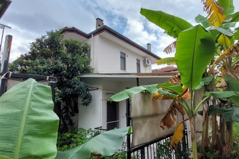 Fethiye Foça’da Denize Yakın, Ticari Alanlı ve Bağımsız Girişli 5+2 Villa